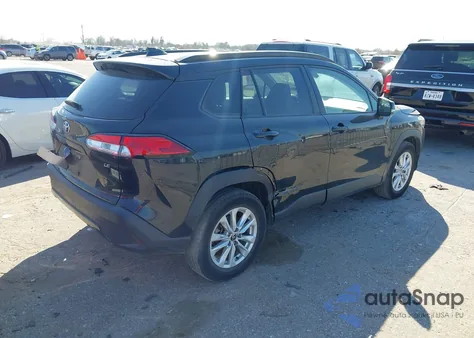 2022 Toyota Corolla Cross Le z USA, uszkodzony, nr VIN 7MUCAAAG2NV019316